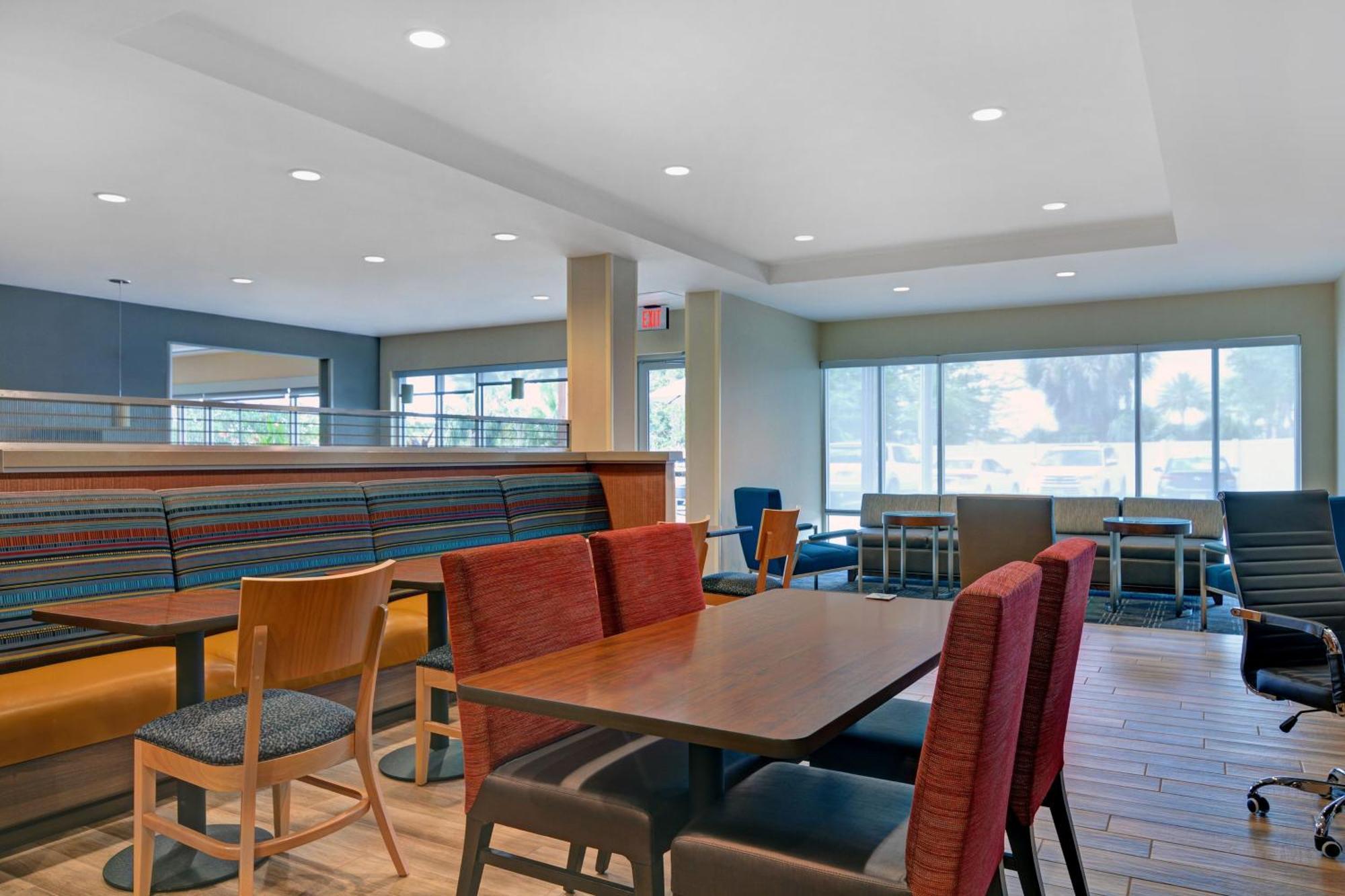 Towneplace By Marriott East Hotel